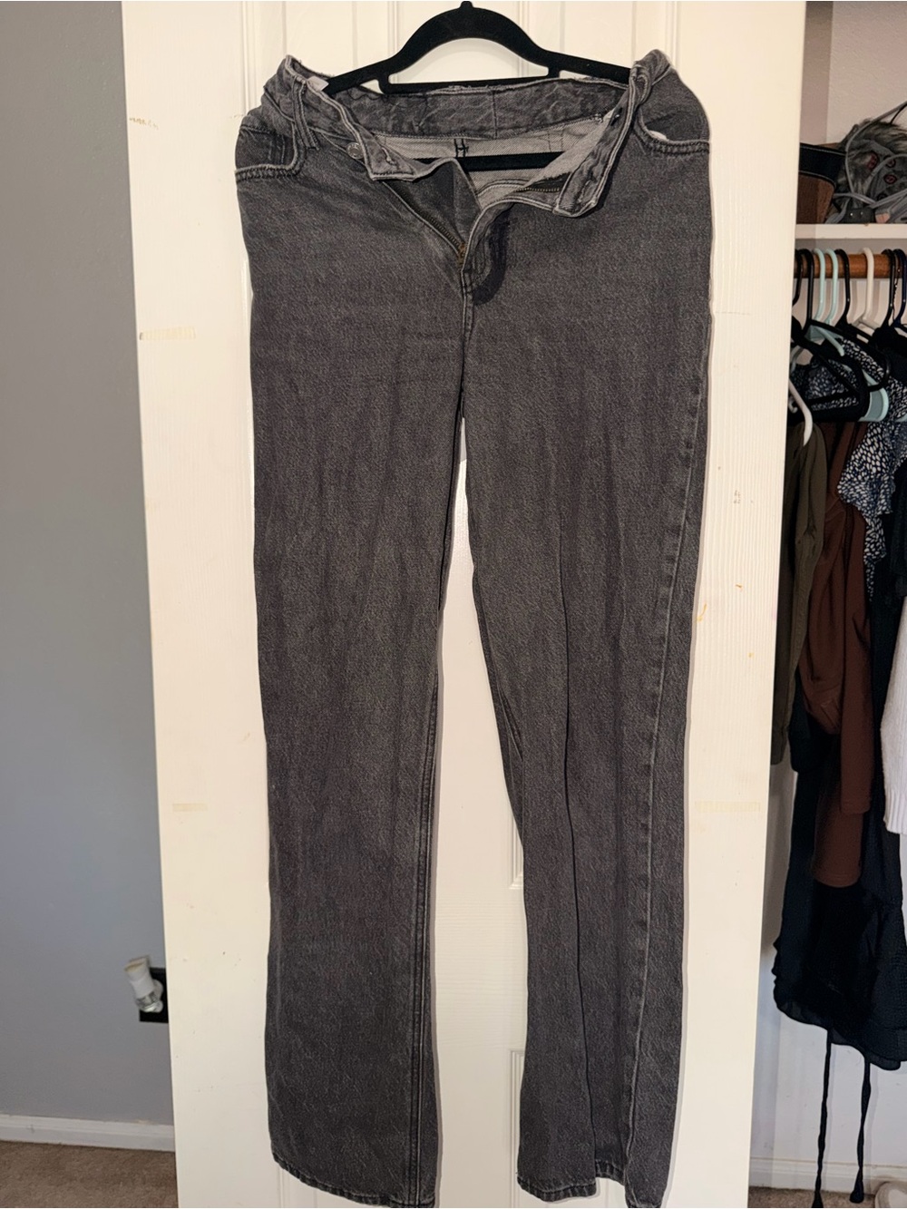 Women's Black Straight-Leg Jeans